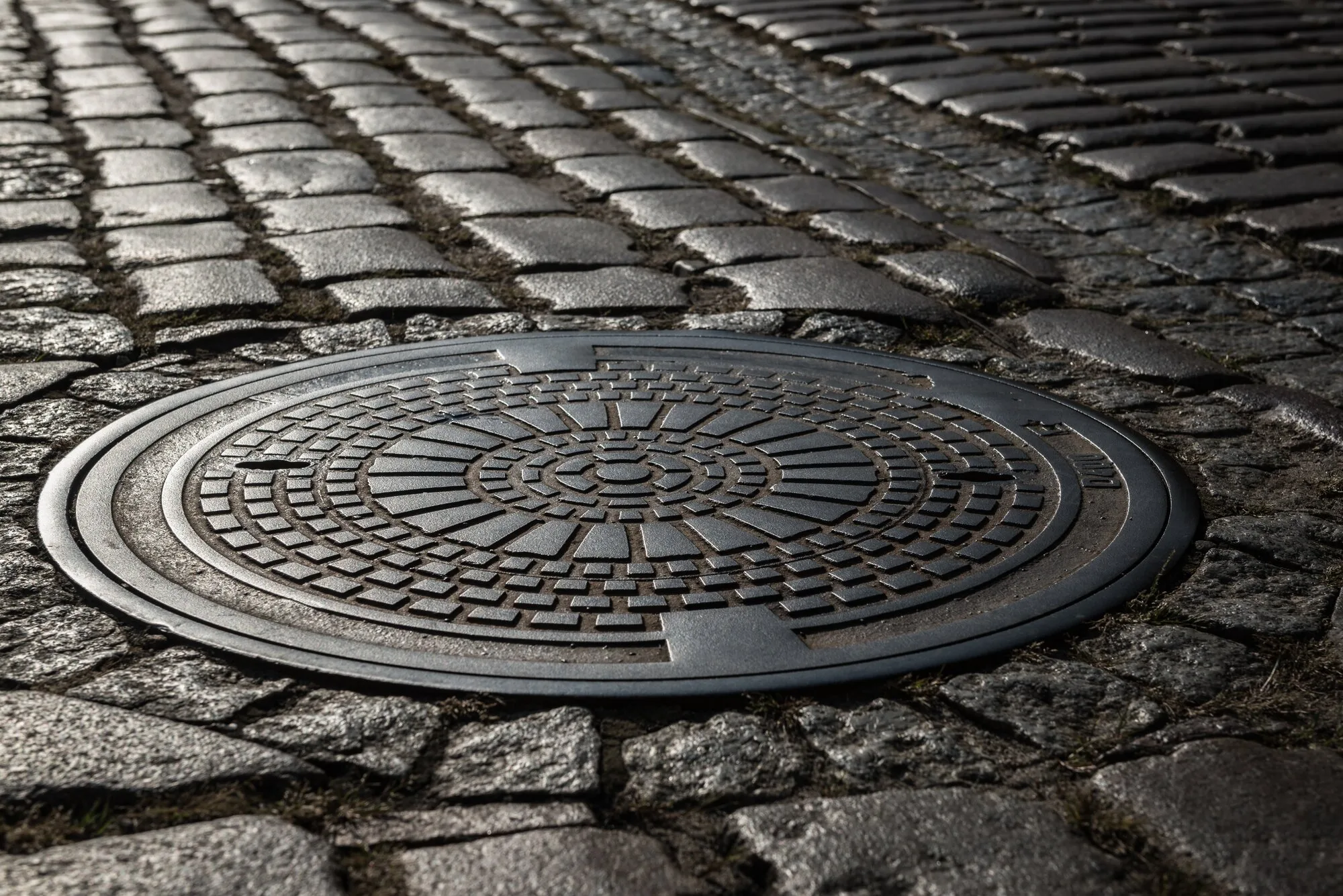 People Were Caught On Camera Emerging From A New York City Manhole And Nobody Knows Why